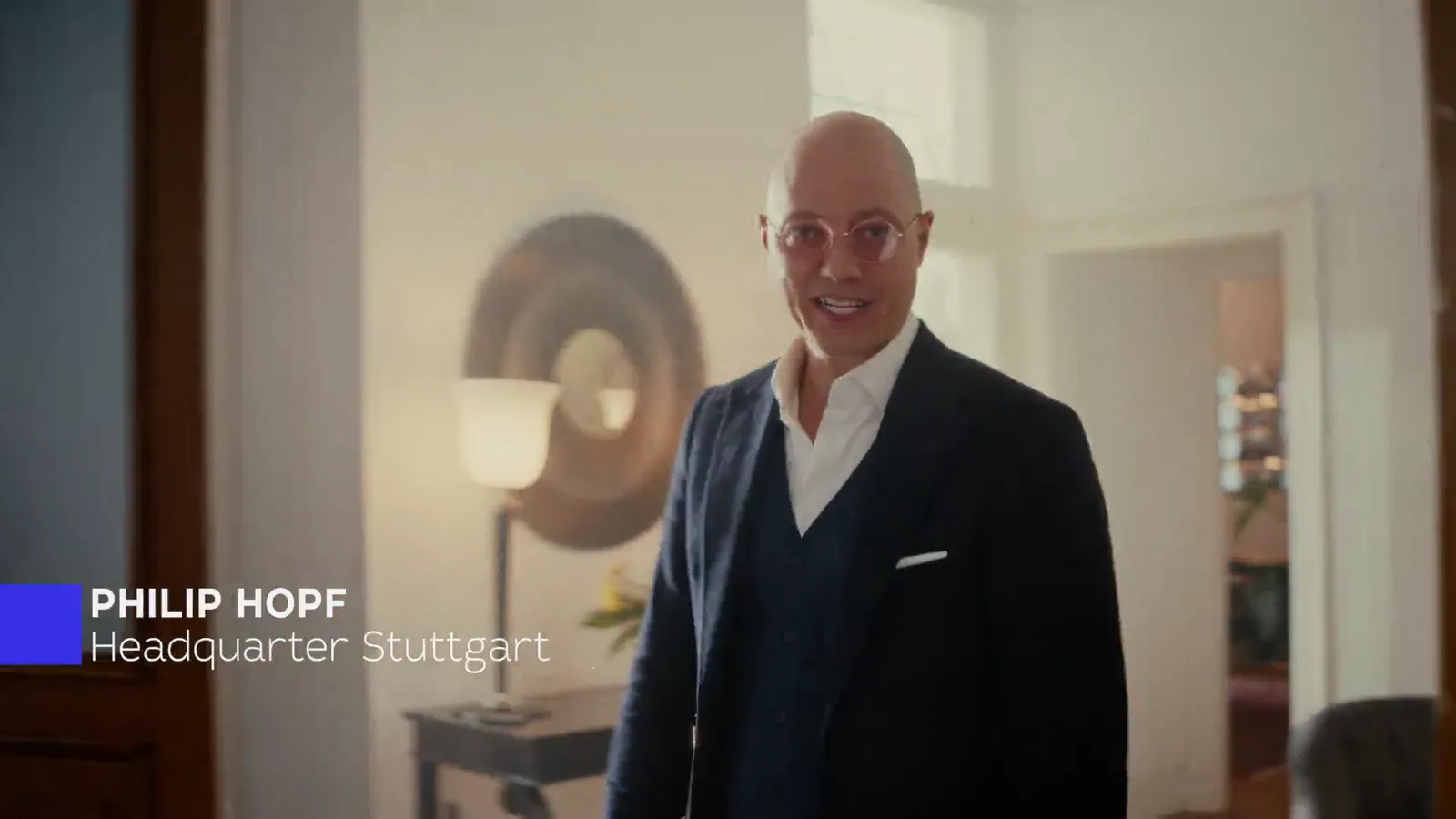Philip Hopf im Recruitmentfilm, Standbild mit Bauchbinde