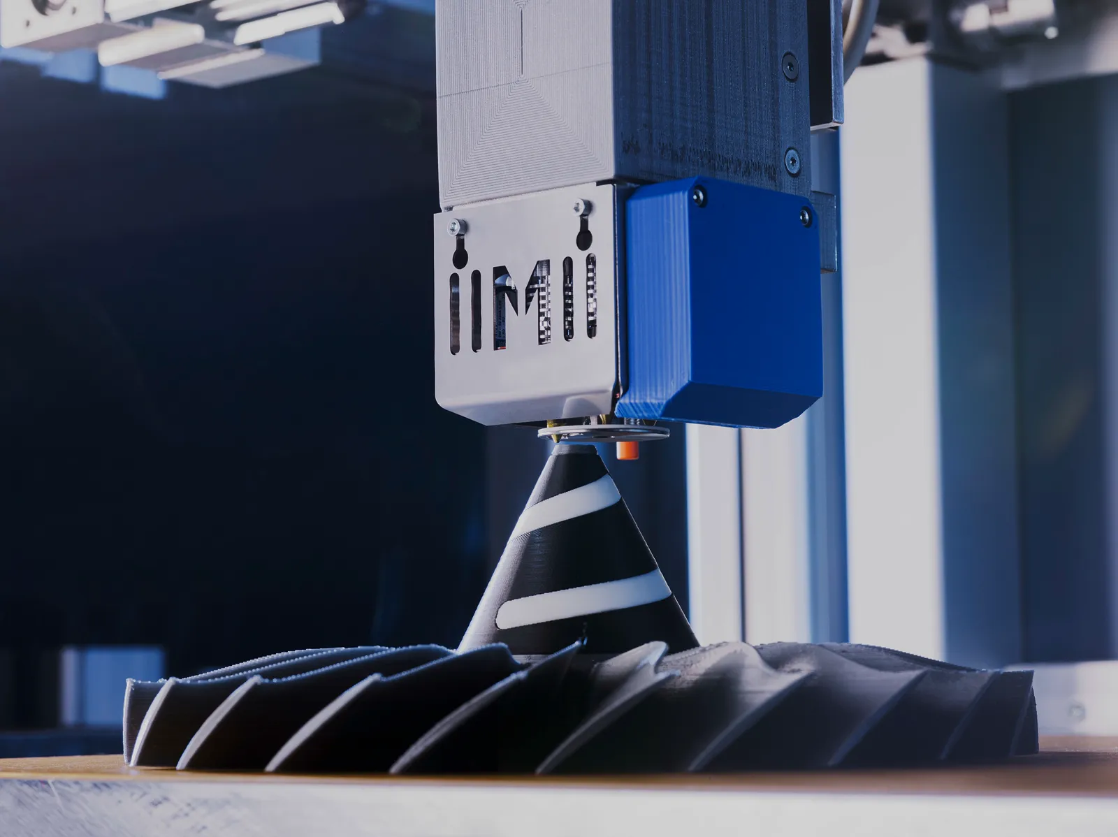 Druckkopf des 3D-Druckers in Aktion, Nahaufnahme